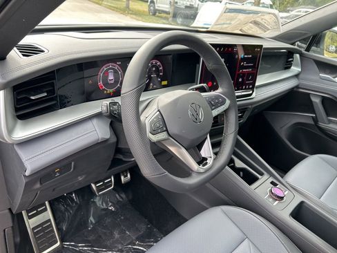 New 2026 Volkswagen Tiguan SE R-Line image 23