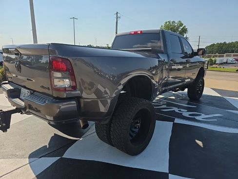 Used 2022 RAM 3500 Big Horn w/ Night Edition AWD/4WD image 12
