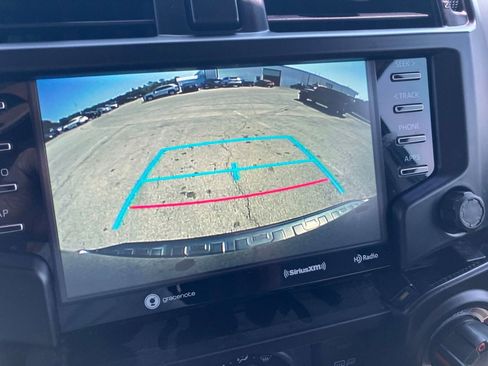 Used 2020 Toyota 4Runner SR5 AWD/4WD image 11