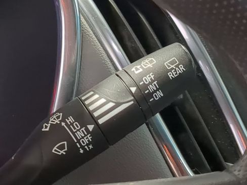 Used 2020 Chevrolet Equinox LS FWD image 30