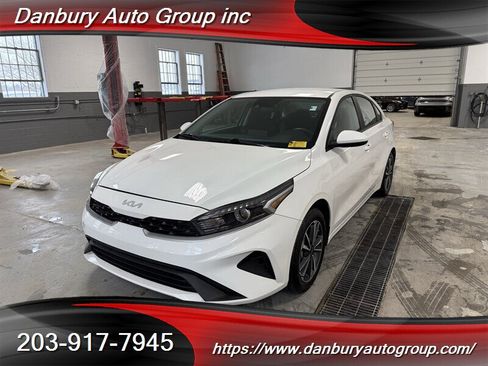 Used 2024 Kia Forte LXS image 1