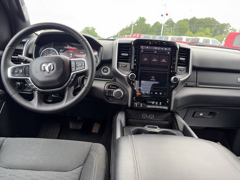 Used 2025 RAM 1500 Big Horn AWD/4WD image 7