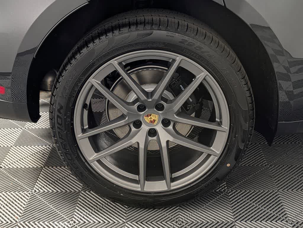 Used 2026 Porsche Macan AWD/4WD image 13