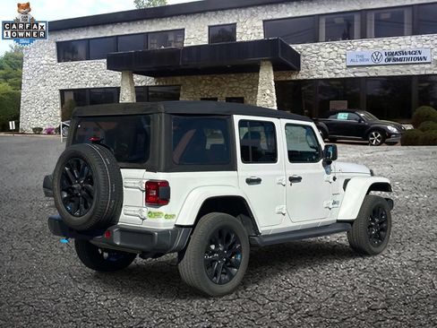 Used 2023 Jeep Wrangler Unlimited Sahara w/ Cold Weather Group AWD/4WD image 5