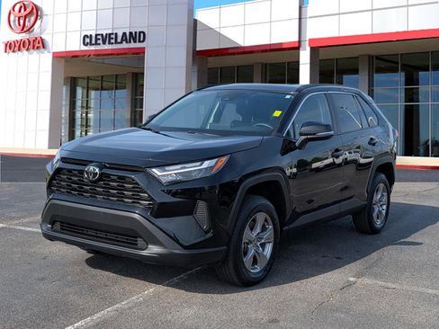 Used 2025 Toyota RAV4 XLE image 4