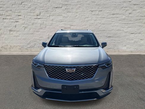 Certified 2025 Cadillac XT6 Premium Luxury image 2