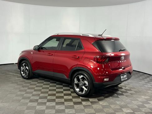 Used 2025 Hyundai Venue Limited image 8