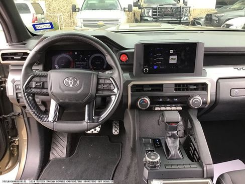 Used 2024 Toyota Tacoma TRD Sport image 10