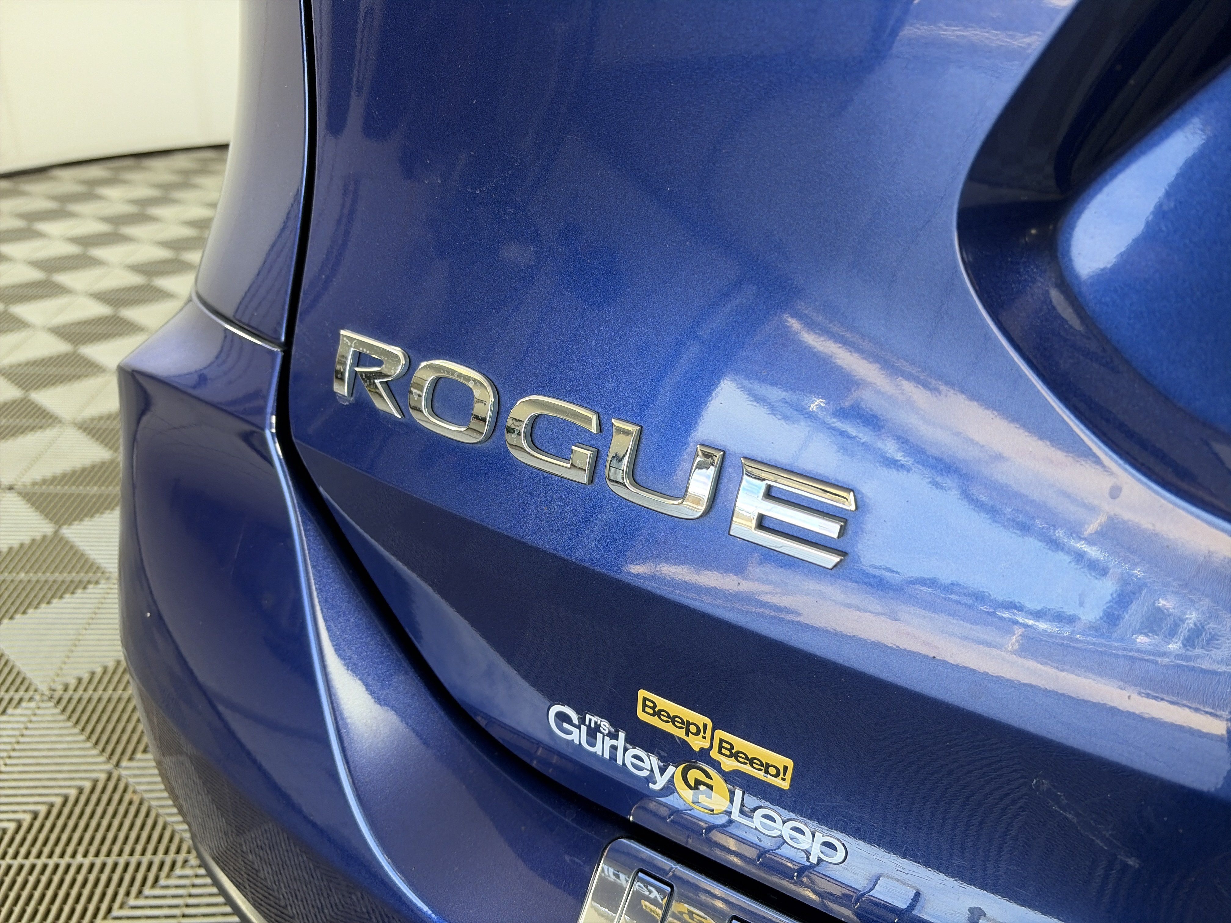 Used 2018 Nissan Rogue SV FWD image 16