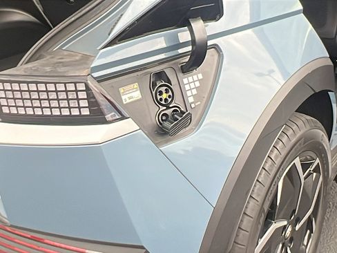 Used 2024 Hyundai Ioniq 5 SEL image 14