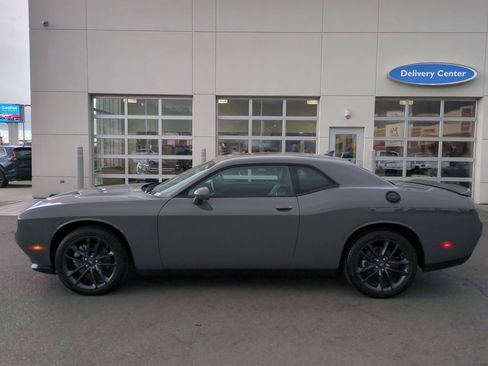 Used 2023 Dodge Challenger SXT w/ Plus Package image 10