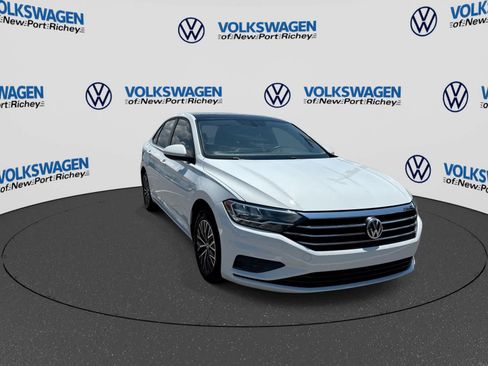 Used 2021 Volkswagen Jetta SE FWD image 16