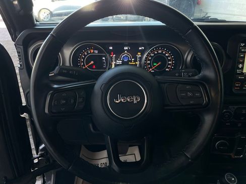 Used 2022 Jeep Wrangler Unlimited Sport image 35