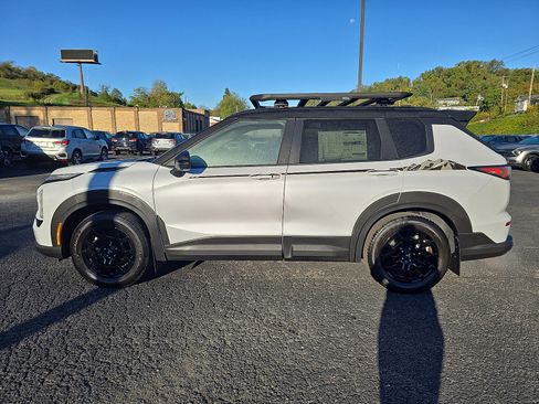 New 2025 Mitsubishi Outlander Trail Edition image 7