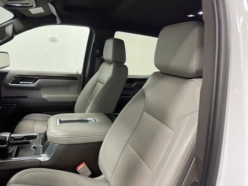 Used 2022 GMC Sierra 1500 SLT w/ SLT Convenience Package AWD/4WD image 9