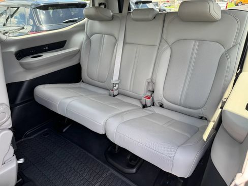 Used 2023 Jeep Wagoneer Series II w/ Flexible Seating Group AWD/4WD image 6