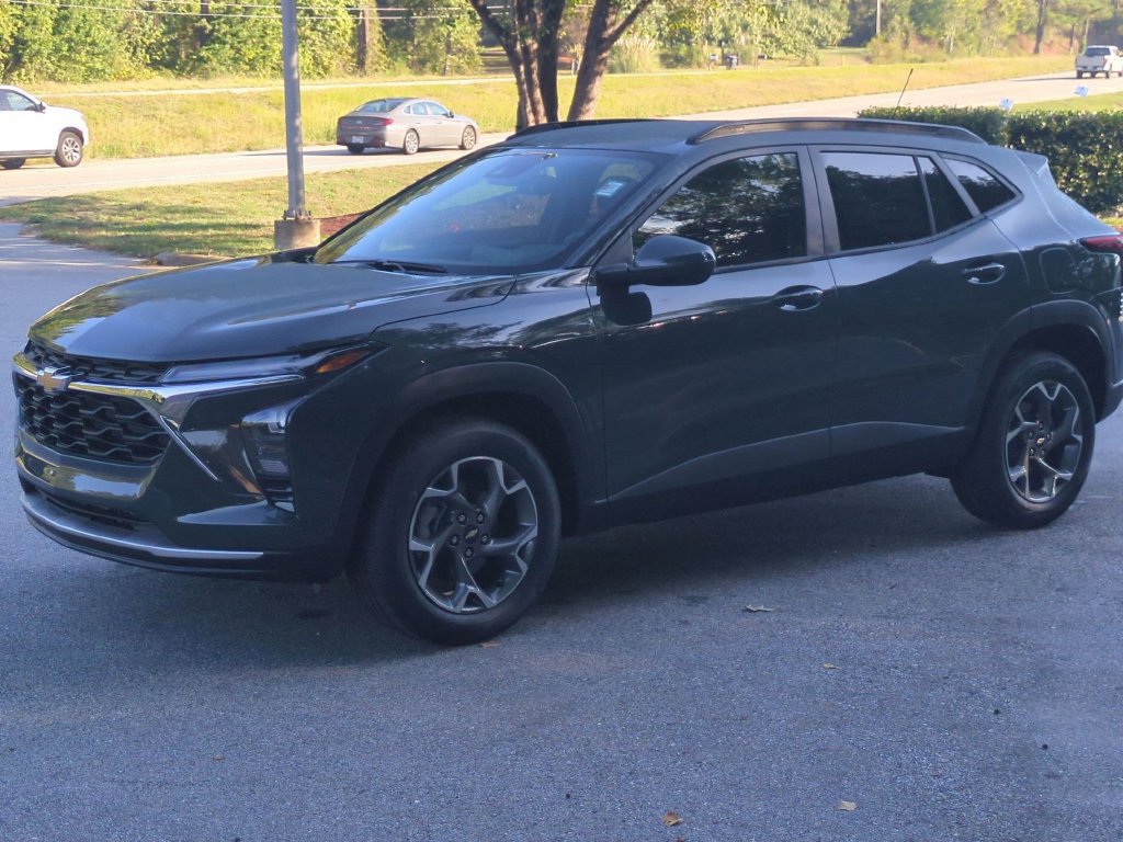 New 2026 Chevrolet Trax LT w/ LT Convenience Package FWD image 10