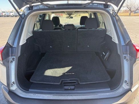 Used 2021 Nissan Rogue S image 17