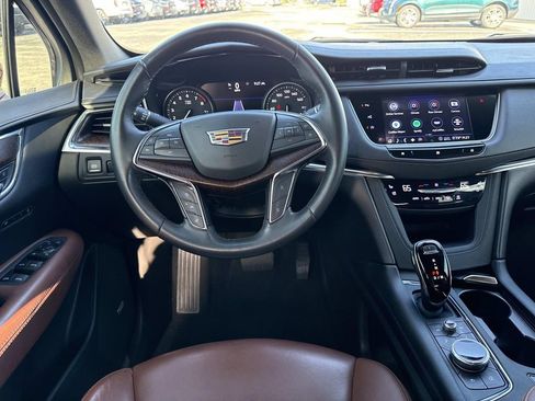 Used 2020 Cadillac XT5 Premium Luxury FWD image 17
