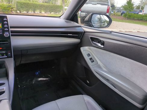 Used 2019 Toyota Avalon XSE w/ Protection Package FWD image 16
