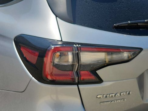 Used 2025 Subaru Outback Premium AWD/4WD image 10