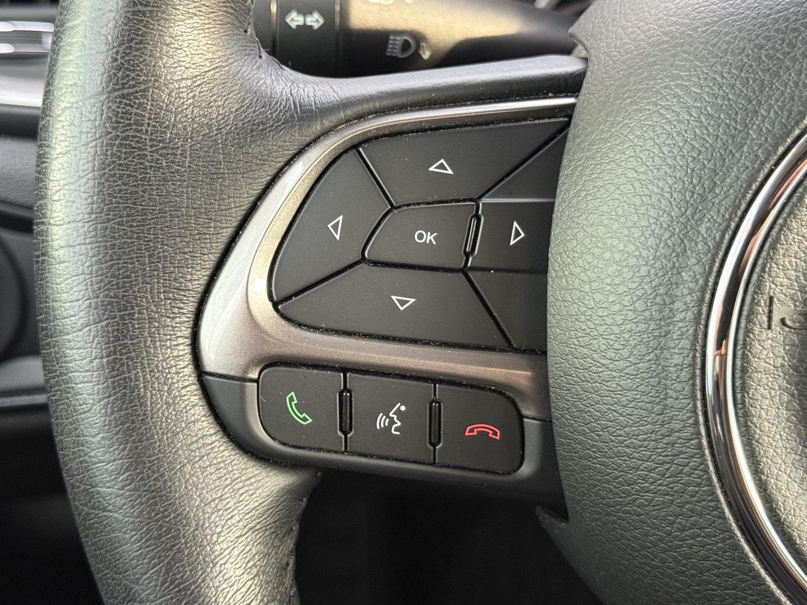 Used 2022 Jeep Renegade Limited AWD/4WD image 30