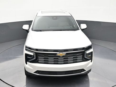 Used 2025 Chevrolet Suburban High Country AWD/4WD image 18