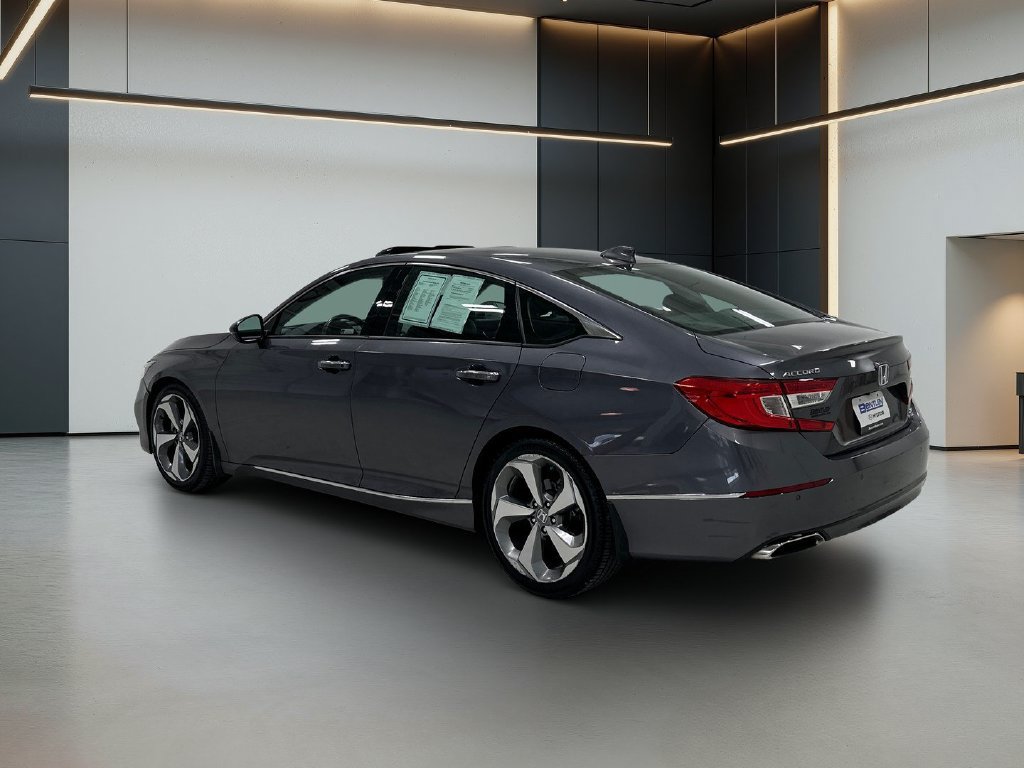 Used 2018 Honda Accord Touring image 3