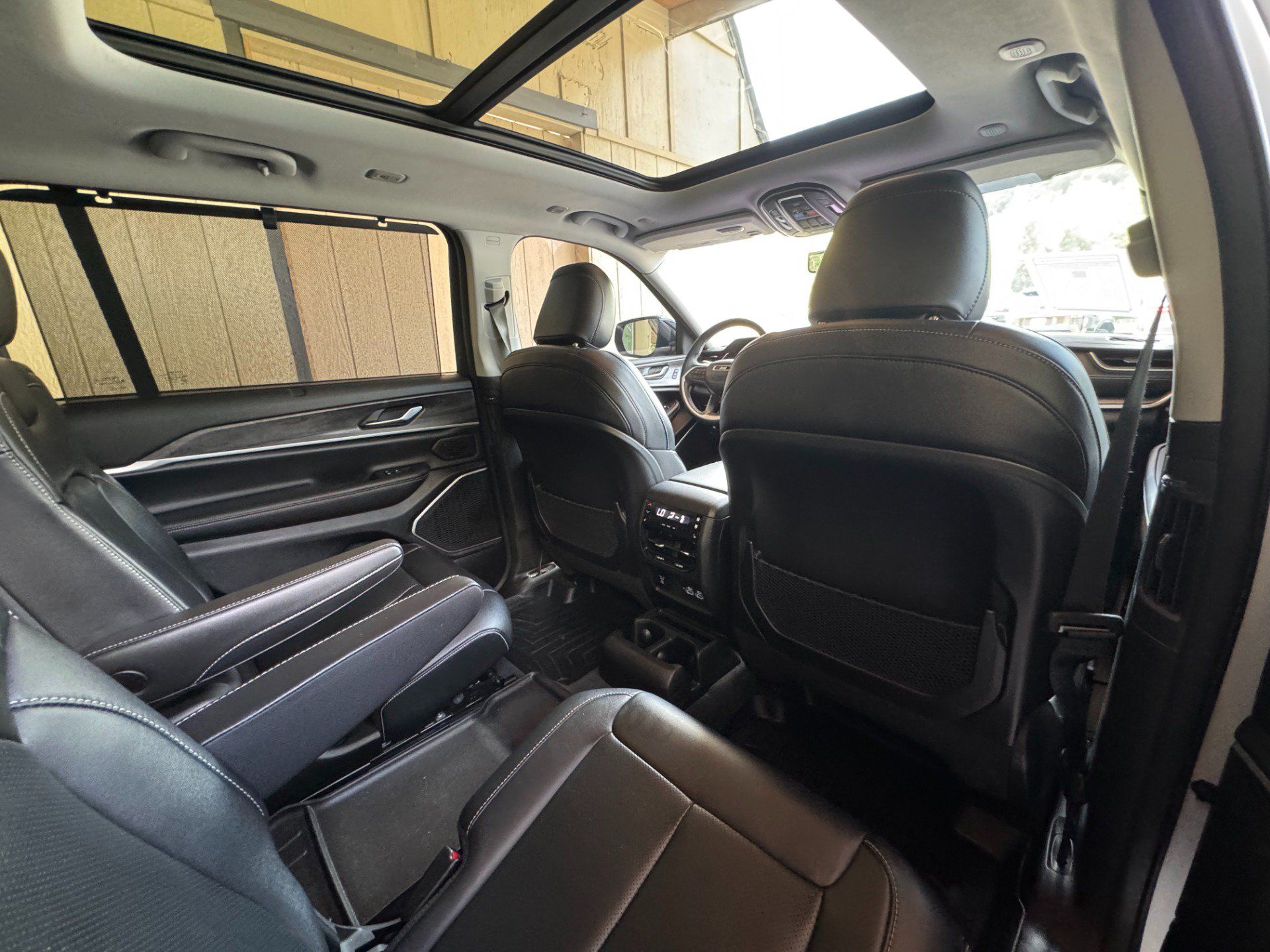 Used 2022 Jeep Grand Cherokee L Limited w/ Luxury Tech Group II AWD/4WD image 49