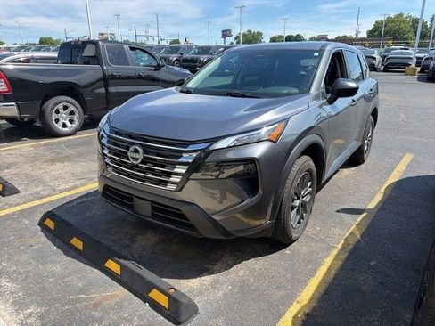 Used 2024 Nissan Rogue S FWD image 6