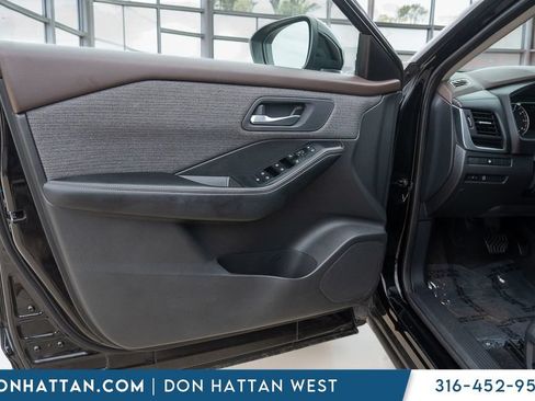 Used 2023 Nissan Rogue SV FWD image 12