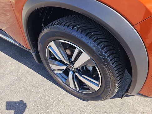 Used 2021 Nissan Rogue Platinum image 11