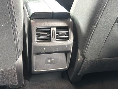 Used 2023 Nissan Rogue SV image 35