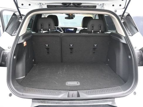 Used 2025 Buick Encore GX Preferred AWD/4WD image 36