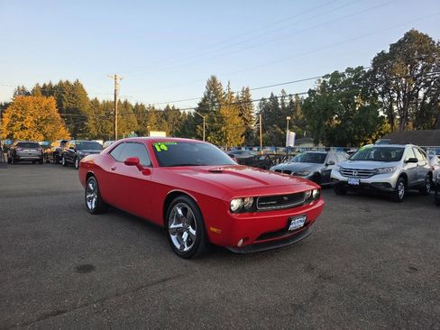 Used 2014 Dodge Challenger R/T Plus image 3