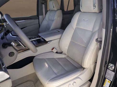 Certified 2025 Cadillac Escalade Sport Platinum image 7