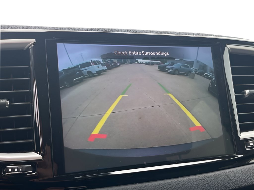 Used 2023 Chrysler Pacifica Touring-L FWD image 24