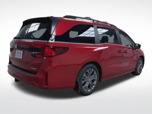 New 2026 Honda Odyssey Touring image 8