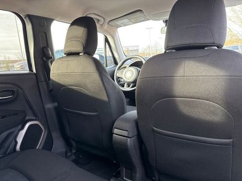 Used 2016 Jeep Renegade Latitude image 25