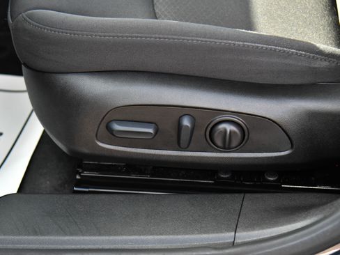 Used 2023 Chevrolet Malibu LT image 16