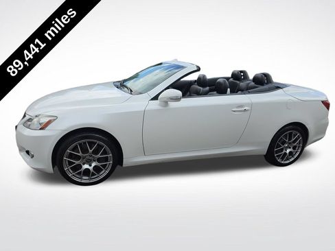 Used 2010 Lexus IS 350C w/ Luxury Pkg RWD image 2