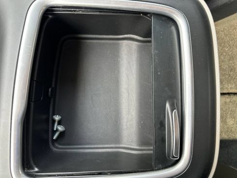 Used 2024 Chrysler Pacifica Touring-L FWD image 26