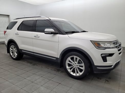 Used 2018 Ford Explorer Limited w/ Ford Safe & Smart Package FWD image 11