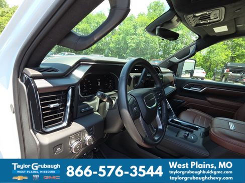 Used 2026 GMC Sierra 3500 Denali Ultimate AWD/4WD image 17
