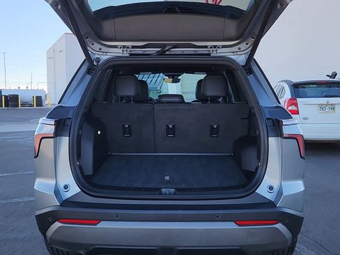 Used 2025 Chevrolet Equinox LT w/ Convenience Package II image 18