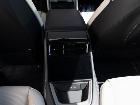 Certified 2025 Porsche Panamera 4S image 23