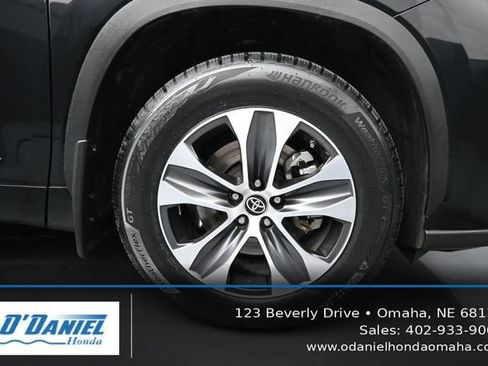 Used 2023 Toyota Highlander XLE AWD/4WD image 48