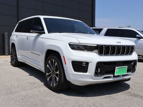 Used 2024 Jeep Grand Cherokee L Overland w/ Advanced Protech Group III AWD/4WD image 6