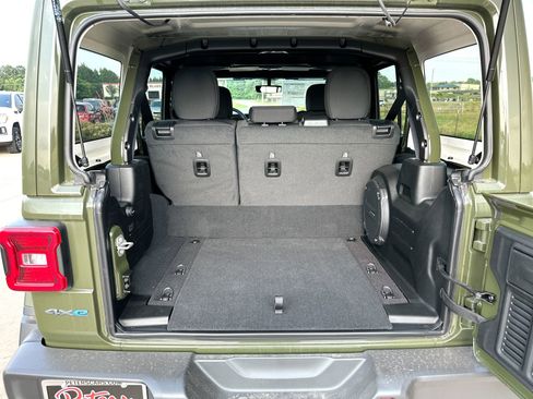 New 2023 Jeep Wrangler Unlimited Rubicon 4xe w/ Cold Weather Group image 23