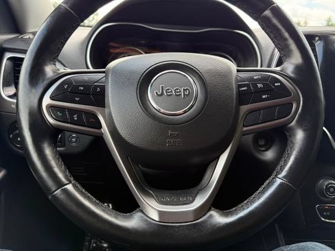 Used 2020 Jeep Cherokee Limited AWD/4WD image 12